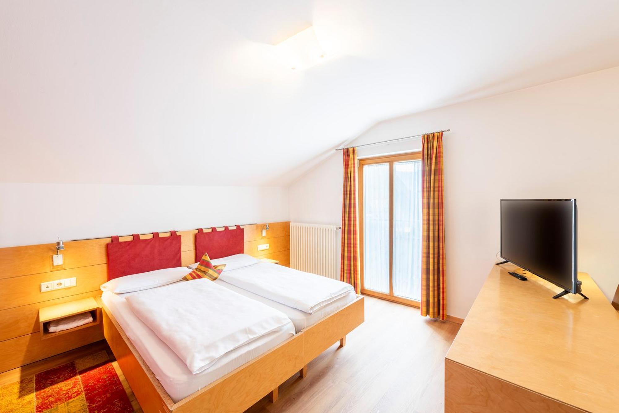 Junior Suite,1632219931:JPEG